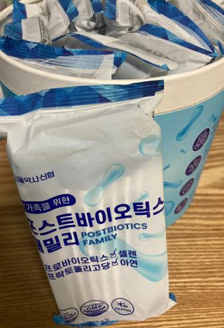 서울약사신협_포스트바이오틱스패밀리_5g x 100포 — 5점을 준 리뷰어가 2021년 3월 올린 사용 사진