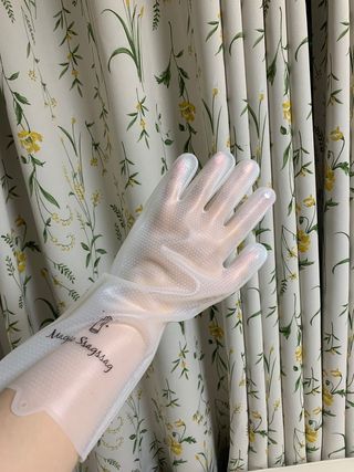 나무드 [매직싹싹] 고급형 친환경 실리콘 수세미 미끄럼방지 고무장갑 투명 1개 + 블랙 1개 캠핑용 야외 설거지 — 4.5점을 준 리뷰어가 2021년 9월 올린 사용 사진