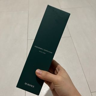 르핸스 퍼포밍 3 바디워시 비반트포렛/베티버포그 — 5점을 준 리뷰어가 2023년 2월 올린 사용 사진