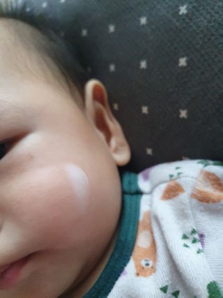 mom e 맘이 내추럴 베이비 케어 크림+바디오일 — 5점을 준 리뷰어가 2021년 1월 올린 사용 사진