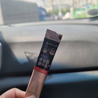 서울약사신협_투데이홍삼정플러스스틱_10g x 60포 — 5점을 준 리뷰어가 2021년 6월 올린 사용 사진