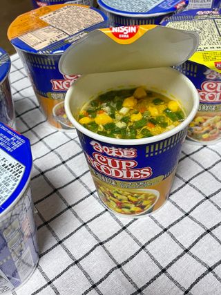 NISSIN 닛신 컵누들  4종 - 씨푸드오리지날, 씨푸드 스파이시, 씨푸드 커리, 씨푸드 XO소스 — 5점을 준 리뷰어가 2022년 3월 올린 사용 사진