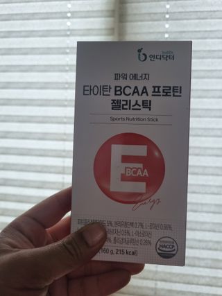 [인디닥터] 타이탄 BCAA 프로틴 젤리스틱 — 4점을 준 리뷰어가 2022년 6월 올린 사용 사진