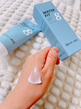 나우 [리브엠]피부 속부터 겹겹이, 촘촘하게! 워터핏8중 수분착붙 크림 — 5점을 준 리뷰어가 2025년 5월 올린 사용 사진