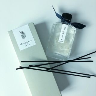 디어포레스트 쁘띠 플라워 디퓨저 시리즈 — 5점을 준 리뷰어가 2022년 7월 올린 사용 사진