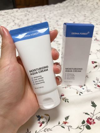 더마포레스트 모이스처라이징 아쿠아크림 / 수분크림 히알루론산 펩타이드 보습 미백 주름개선 — 4점을 준 리뷰어가 2021년 7월 올린 사용 사진
