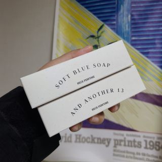 멈칫(MUMCHIT) 넥퍼퓸 NECKPERFUME 2가지 향 — 5점을 준 리뷰어가 2021년 11월 올린 사용 사진