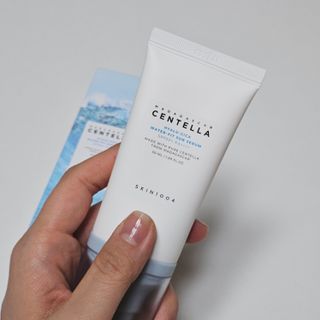 [스킨1004] 마다가스카르 센텔라 히알루-시카 워터핏 선세럼 50ml — 5점을 준 리뷰어가 2024년 5월 올린 사용 사진