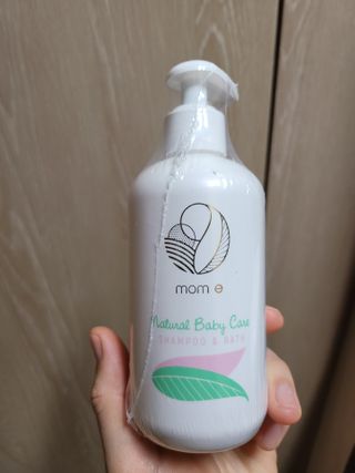 mom e 맘이 내추럴 베이비 케어 샴푸앤바스+로션 — 5점을 준 리뷰어가 2021년 2월 올린 사용 사진