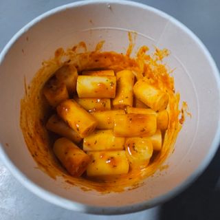 나우  [요리궁리] B타입 ( 매콤, 치즈, 매콤까르보 ) 꽃떡볶이 6개입 세트 — 5점을 준 리뷰어가 2025년 3월 올린 사용 사진