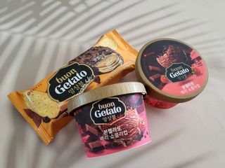 롯데제과 본젤라또 비스킷&바닐라카라멜바, 본젤라또 베리쇼콜라컵 — 5점을 준 리뷰어가 2021년 11월 올린 사용 사진