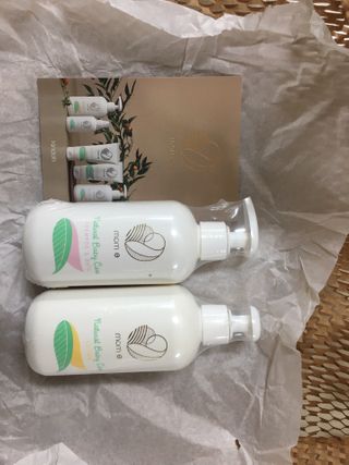 mom e 맘이 내추럴 베이비 케어 샴푸앤바스+로션 — 4점을 준 리뷰어가 2021년 1월 올린 사용 사진