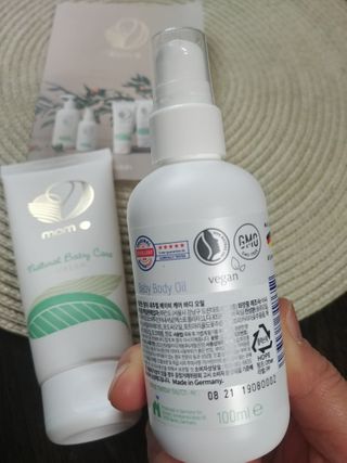 mom e 맘이 내추럴 베이비 케어 크림+바디오일 — 5점을 준 리뷰어가 2021년 1월 올린 사용 사진