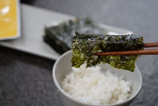 [해림맛김] 들기름에 구운 바삭바삭 김 4종 세트 + 1종 랜덤발송 총5개입 — 5점을 준 리뷰어가 2021년 2월 올린 사용 사진