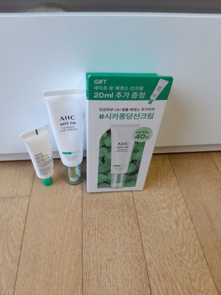[AHC] 세이프온 에센스 선크림 올리브영 스페셜 증정 기획세트 — 5점을 준 리뷰어가 2022년 6월 올린 사용 사진