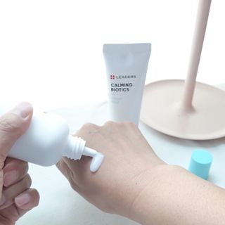 리더스코스메틱 리더스 카밍 바이오틱스 #1등 진정 기획세트 [에센스 워터150ml + 크림 마스크80ml] — 5점을 준 리뷰어가 2022년 8월 올린 사용 사진