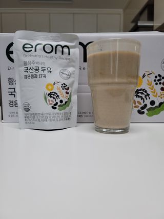 이롬 황성주 박사의 국산콩 두유 검은콩과 17곡 프리미엄 — 5점을 준 리뷰어가 2021년 5월 올린 사용 사진