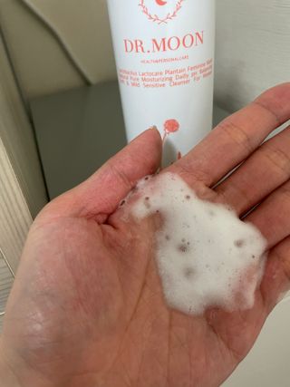 MF프리 [닥터문] 유산균 락토케어 질경초 여성청결제 200ml (폼타입) — 5점을 준 리뷰어가 2022년 7월 올린 사용 사진
