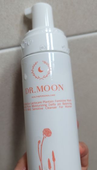 MF프리 [닥터문] 유산균 락토케어 질경초 여성청결제 200ml (폼타입) — 5점을 준 리뷰어가 2022년 5월 올린 사용 사진