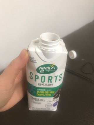셀렉스스포츠 셀렉스 스포츠 드링크 초콜릿 _ 330ml x 12팩 — 5점을 준 리뷰어가 2021년 12월 올린 사용 사진