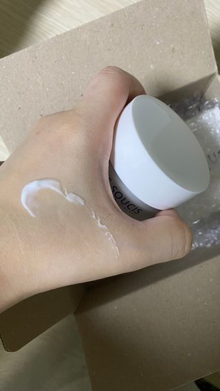 산수시 아쿠아 베네핏 24h 수부지 물광 속건조 수분크림 50ml — 4.5점을 준 리뷰어가 2021년 6월 올린 사용 사진