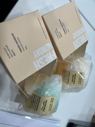 소담스퀘어 상암 Evreryday Bath Bomb Day7(에브리데이 배쓰밤 데이7) / 7종 중 2종 랜덤발송 — 5점을 준 리뷰어가 2022년 11월 올린 사용 사진