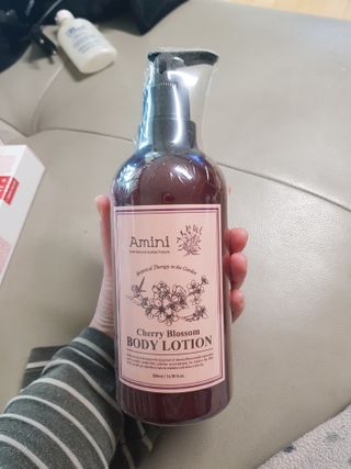 아미니 플라워테라피 바디로션  500ml 시리즈 — 5점을 준 리뷰어가 2021년 1월 올린 사용 사진