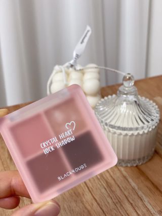 [블랙루즈] 크리스탈 하트 락 섀도우 4종 중 택1 — 4.5점을 준 리뷰어가 2021년 1월 올린 사용 사진