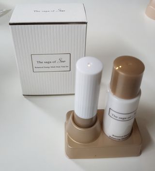 더사가오브수 [사가수] 효혜윤 보태니컬 에너지 에센스인로션 20ml /아이포올 스틱 3g — 5점을 준 리뷰어가 2023년 2월 올린 사용 사진