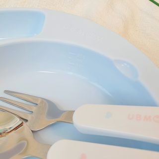 유비맘 캐릭터 실리콘 흡착 식판_색상 랜덤발송 — 5점을 준 리뷰어가 2021년 2월 올린 사용 사진