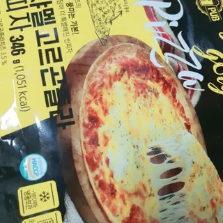 [푸딩팩토리] 10인치 씬피자 3종 택2_베샤멜 고르곤졸라/불고기/고르곤졸라 — 5점을 준 리뷰어가 2022년 5월 올린 사용 사진