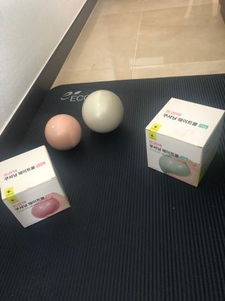 트라택 쿠셔닝 웨이트볼 0.5kg + 1kg SET — 5점을 준 리뷰어가 2022년 6월 올린 사용 사진