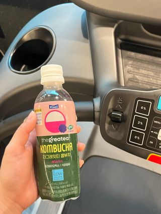 더그레잇티 콤부차 [매일유업] 더그레잇티 44kcal 콤부차 300ml *12개입 (오리지널 6개+베리리치 6개) — 4점을 준 리뷰어가 2023년 7월 올린 사용 사진