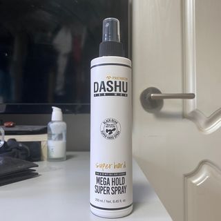 다슈코리아 다슈 포 맨 프리미엄 메가 홀드 슈퍼 스프레이 250ml — 5점을 준 리뷰어가 2021년 4월 올린 사용 사진