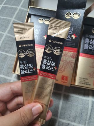 서울약사신협_투데이홍삼정플러스스틱_10g x 30포 — 5점을 준 리뷰어가 2021년 6월 올린 사용 사진