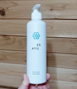 AYU25[아유트웬티파이브]피부 진정, 보습 와일즈 로즈 바디워시 — 5점을 준 리뷰어가 2021년 3월 올린 사용 사진