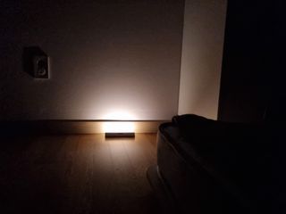 아카라 어두울 때만 켜지는 스마트 무선 센서등 — 5점을 준 리뷰어가 2021년 11월 올린 사용 사진
