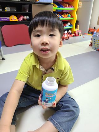 서울약사신협_우리아이쑥쑥칼슘비타민D아연_1,500mg x 120정 — 5점을 준 리뷰어가 2021년 8월 올린 사용 사진
