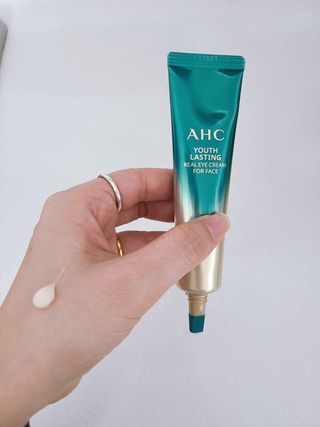 [NEW 탄력유턴 아이크림] AHC 유스 래스팅 리얼 아이크림 포 페이스 — 5점을 준 리뷰어가 2021년 1월 올린 사용 사진