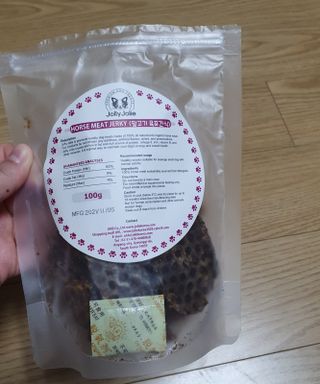 [졸리졸리] 말고기 육포 간식 (HORSE MEAT JERKY) — 5점을 준 리뷰어가 2023년 1월 올린 사용 사진