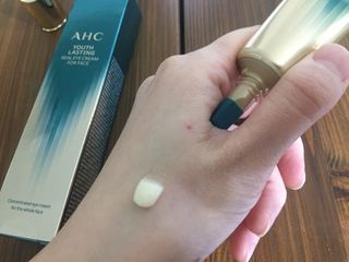 [NEW 탄력유턴 아이크림] AHC 유스 래스팅 리얼 아이크림 포 페이스 — 4.5점을 준 리뷰어가 2021년 1월 올린 사용 사진