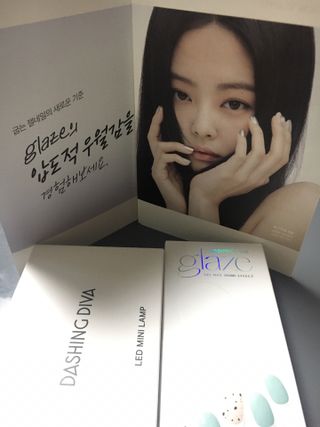 데싱디바 글레이즈 젤네일 시리얼 네일_4종 중 택 1 — 5점을 준 리뷰어가 2021년 9월 올린 사용 사진