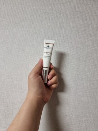 산수시 일루미네이팅 펄 영양 다크서클 스틱 아이 크림 케어 15ml — 5점을 준 리뷰어가 2021년 6월 올린 사용 사진