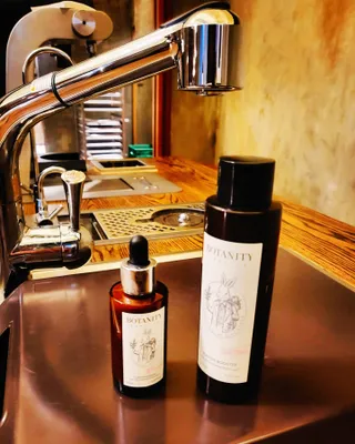 보타니티 [홍]조[진]정[결]케어 플라본 부스터 210ml / 플라본 세럼 50ml — 4점을 준 리뷰어가 2022년 7월 올린 사용 사진
