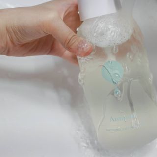 아미퓨어 [라이브] 피부장벽 강화를 위한 머랭 버블 클렌저 천연계면활성제로 온가족 사용가능 — 5점을 준 리뷰어가 2021년 7월 올린 사용 사진