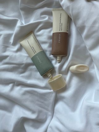 [후르디아] 끈적임 없는 착한성분 비건  핸드크림 3종 — 5점을 준 리뷰어가 2023년 1월 올린 사용 사진