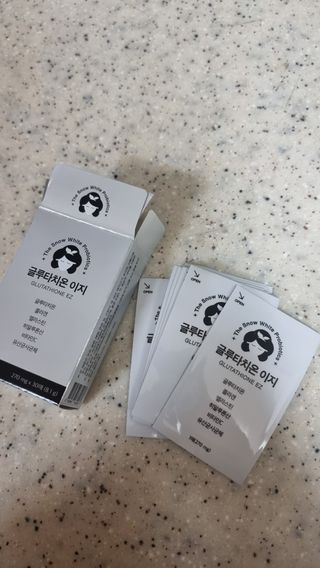 메디포스트 모비타 글루타치온 이지 필름형 30매 — 5점을 준 리뷰어가 2022년 12월 올린 사용 사진
