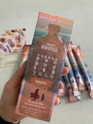 엘리샤코이 아임얼라이브 콤부차 콜라겐 506 스틱젤리 패션프루트 — 5점을 준 리뷰어가 2021년 8월 올린 사용 사진