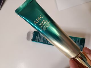 [NEW 탄력유턴 아이크림] AHC 유스 래스팅 리얼 아이크림 포 페이스 — 5점을 준 리뷰어가 2021년 2월 올린 사용 사진