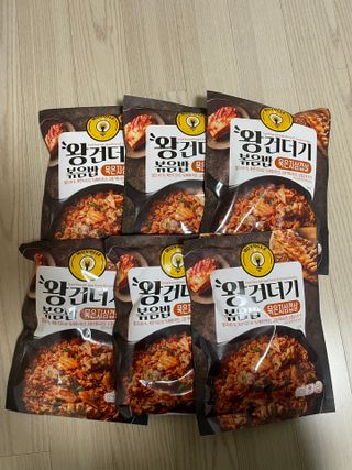 한성기업 무볼레 왕건더기 볶음밥 묵은지삼겹살 — 5점을 준 리뷰어가 2021년 10월 올린 사용 사진